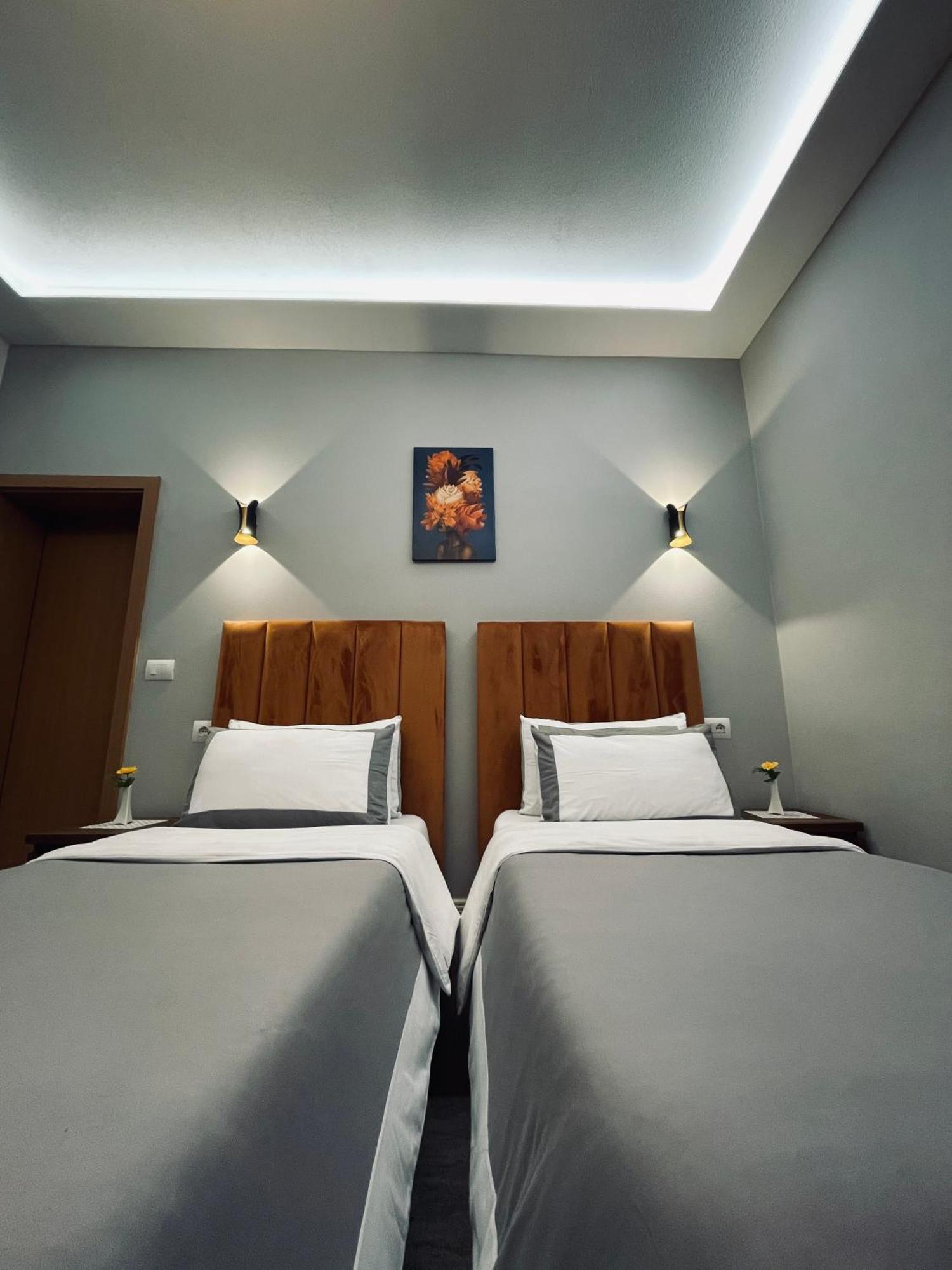 Garden Boutique Hotel Elbasan Luaran gambar