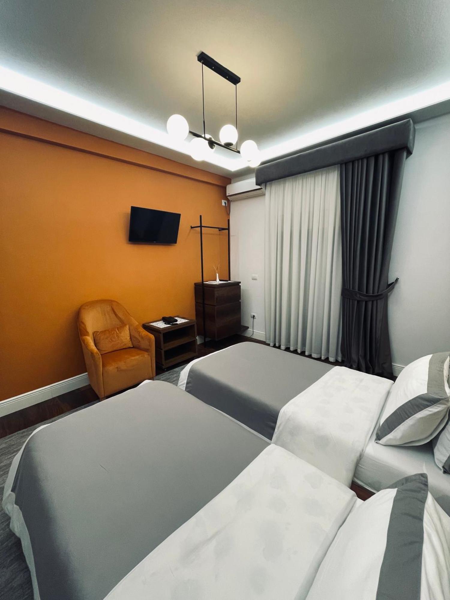 Garden Boutique Hotel Elbasan Luaran gambar